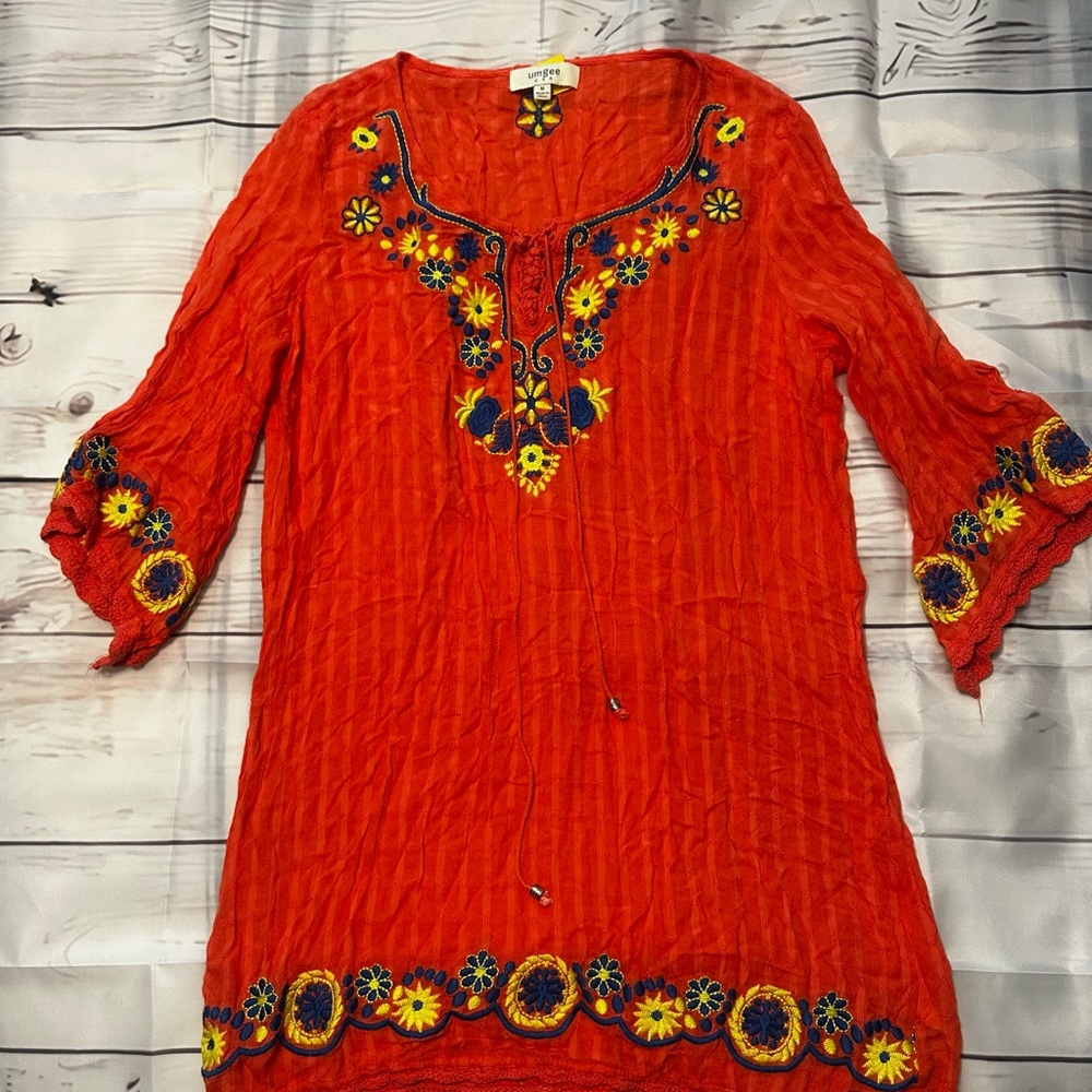 Umgee Coral Tunic / Dress (mini) with Blue and Yellow Embroidery Size Medium EUC - Picture 3 of 13